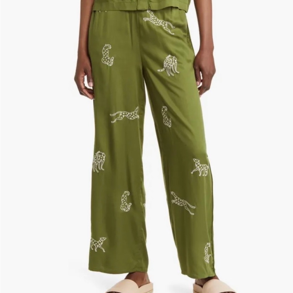 Sani green leopard lounge pant Small